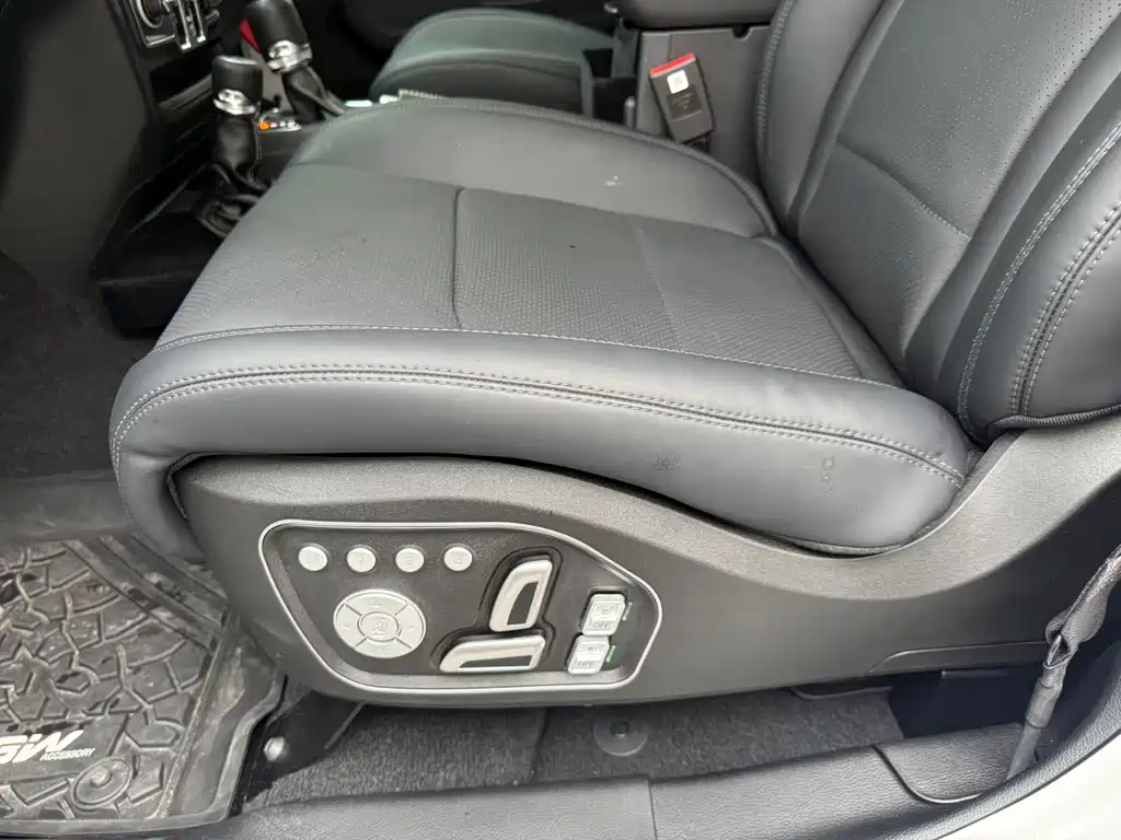 Jeep Wrangler PHEV — миниатюра 16