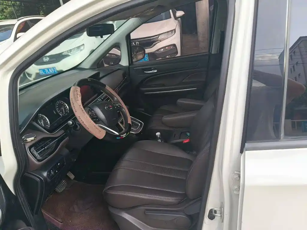GAC Motor Trumpchi M6 — миниатюра 2