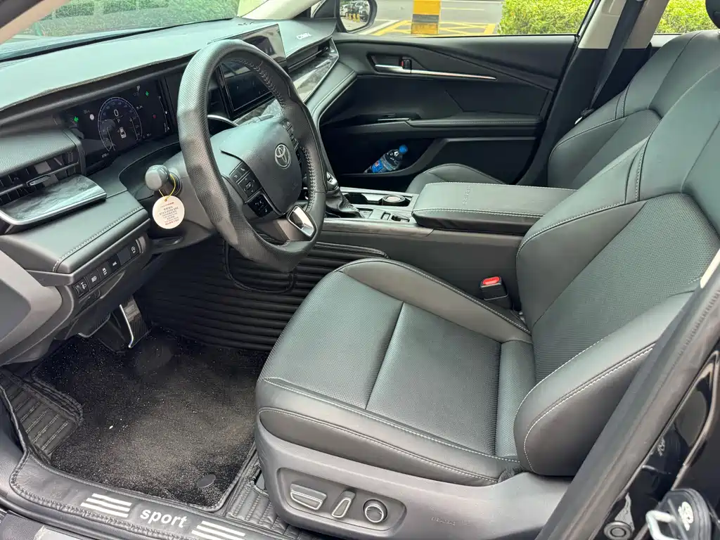 Toyota Camry — миниатюра 6