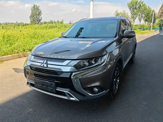 MITSUBISHI OUTLANDER 2020