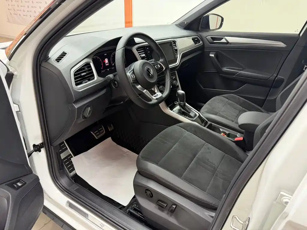 Volkswagen T-Roc — миниатюра 8