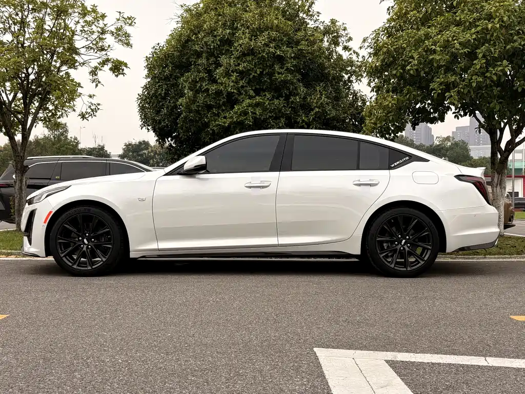 Cadillac CT5 — миниатюра 3