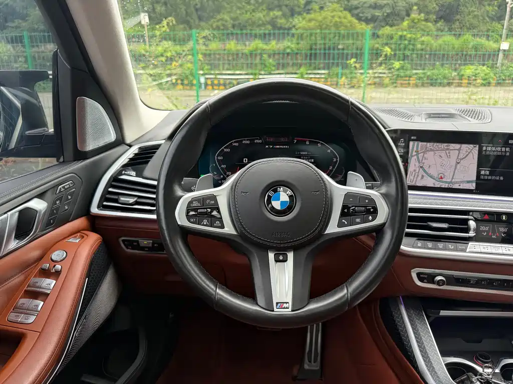 BMW X7 — миниатюра 11