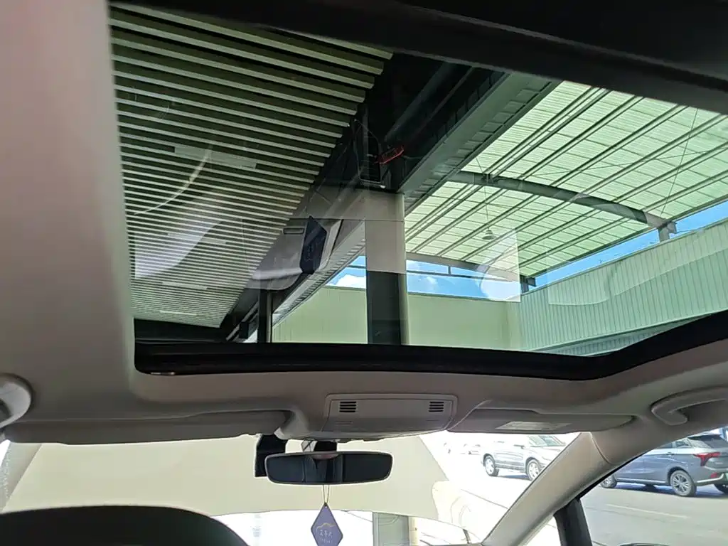 Volkswagen Golf Sportsvan — миниатюра 18
