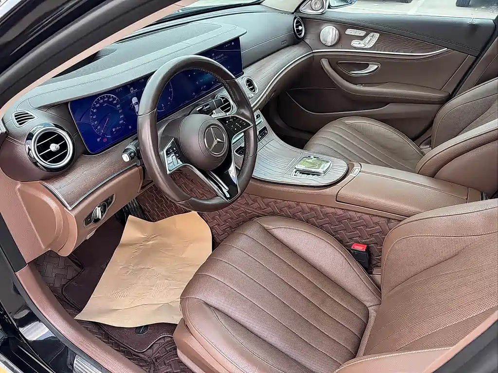 Mercedes-Benz E-Class — миниатюра 9