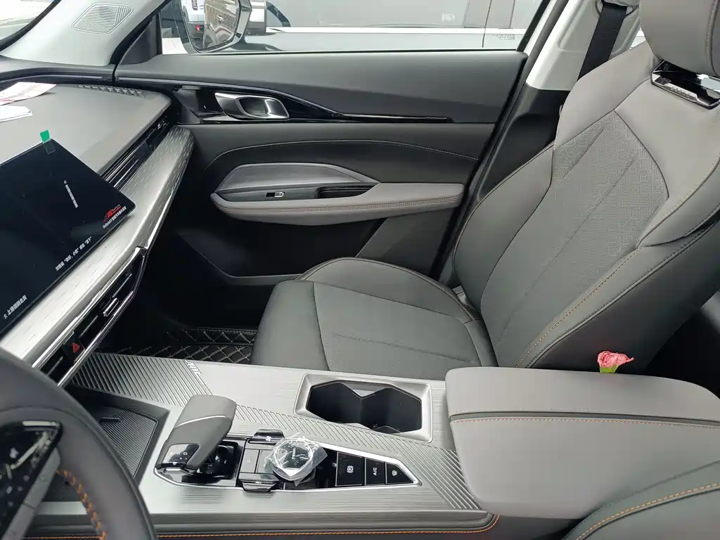 CHANGAN CHANGAN AUCHAN Z6