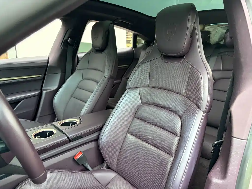 Porsche Taycan — миниатюра 9