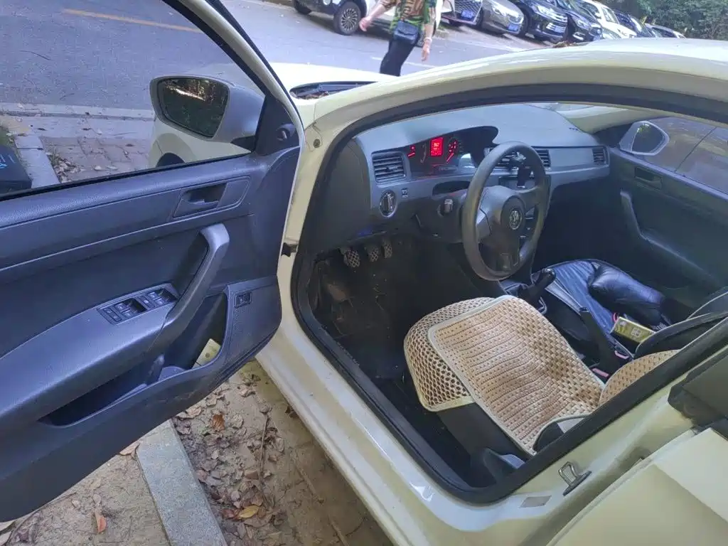 Volkswagen Santana — миниатюра 12