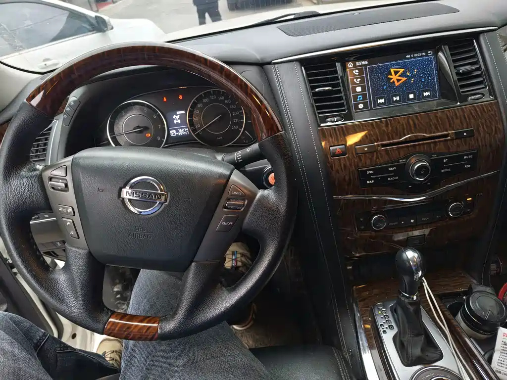Nissan Patrol — миниатюра 4
