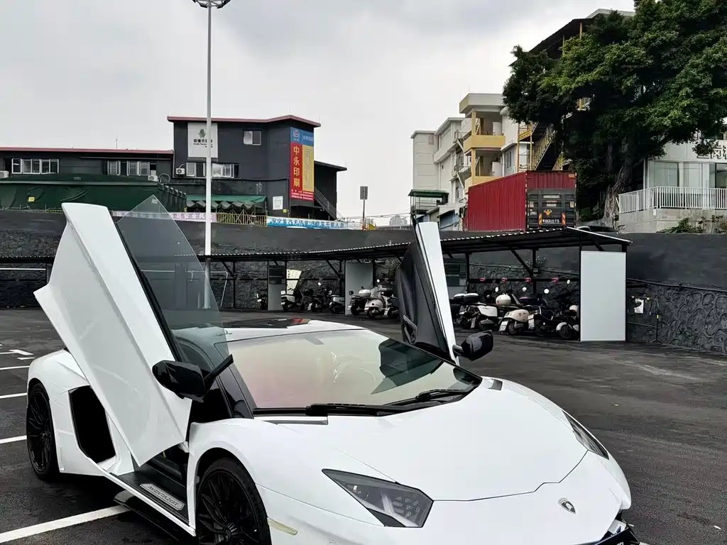 Lamborghini Aventador 2011 LP 700-4