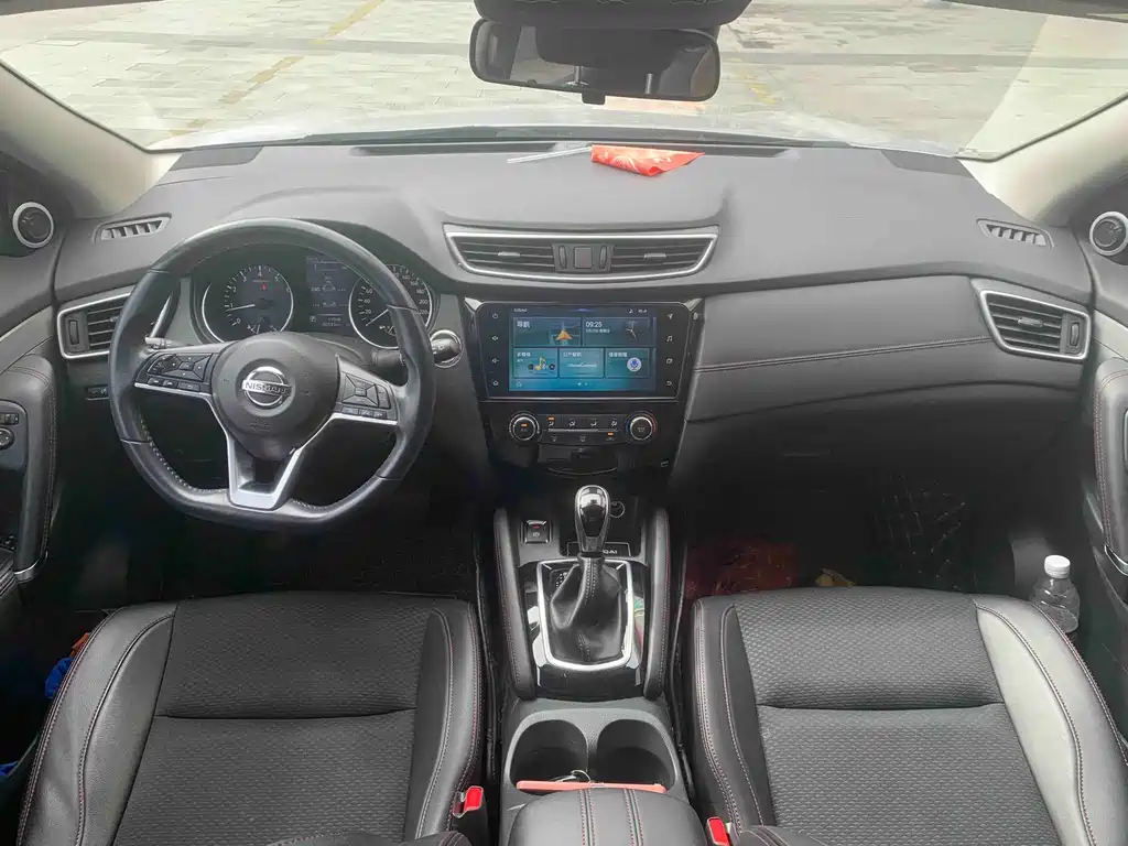 Nissan Qashqai — миниатюра 8