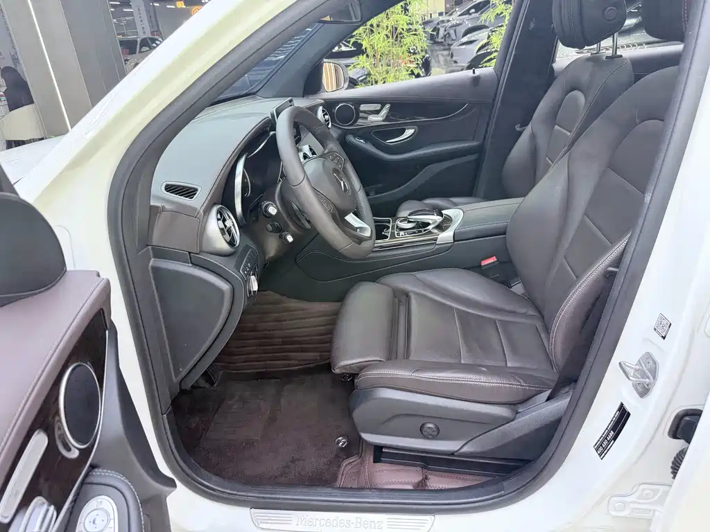 Mercedes-Benz GLC — миниатюра 12