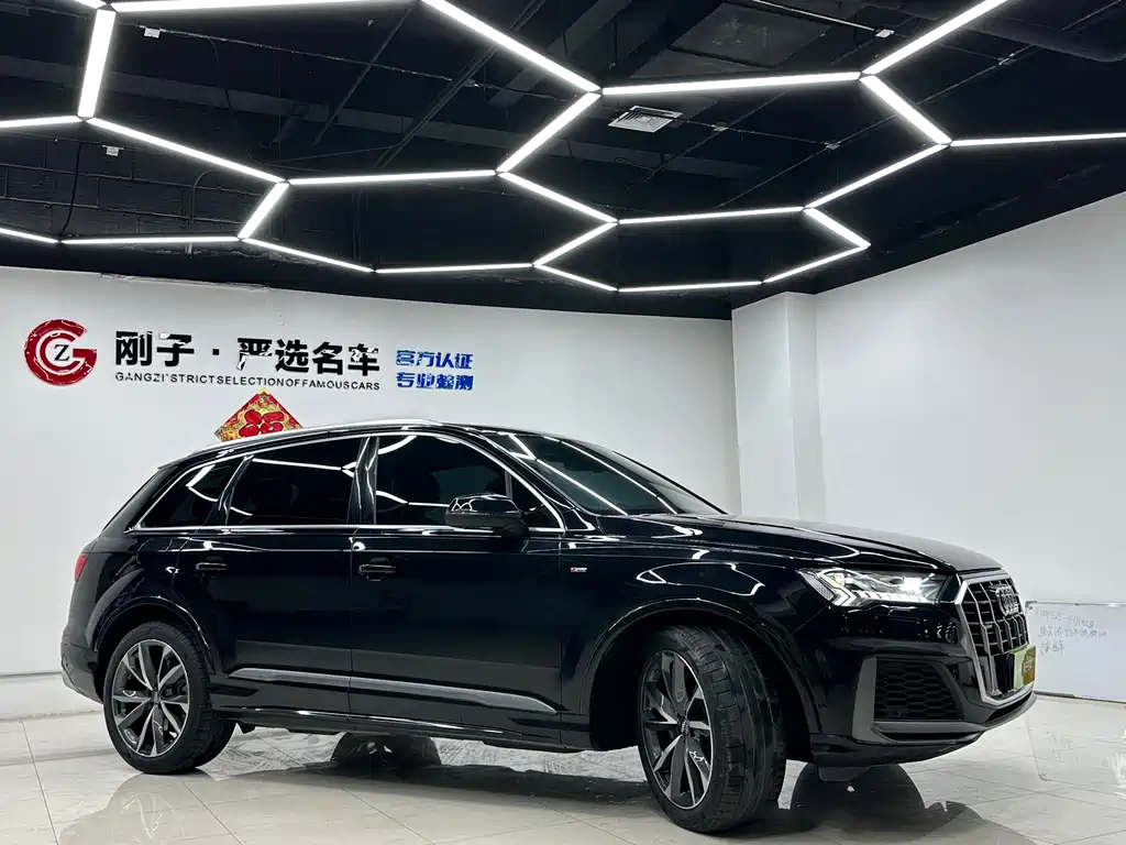 Audi Q7 2020 55 TFSI quattro S line Sport