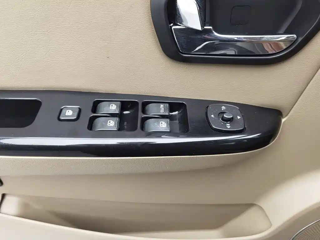Wuling Hongguang — миниатюра 9