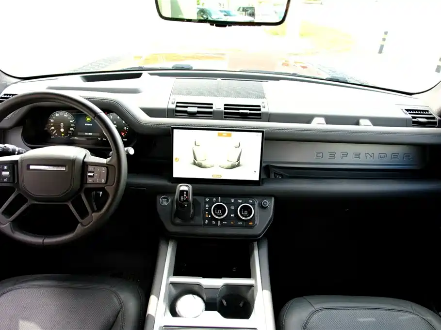 Land Rover Defender — миниатюра 11