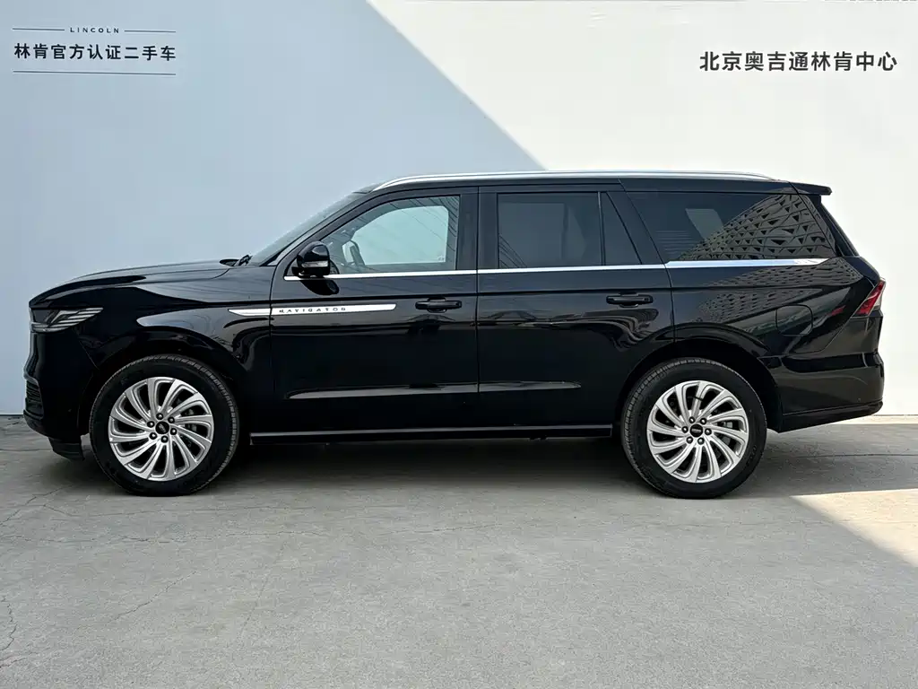 Lincoln Navigator — миниатюра 3
