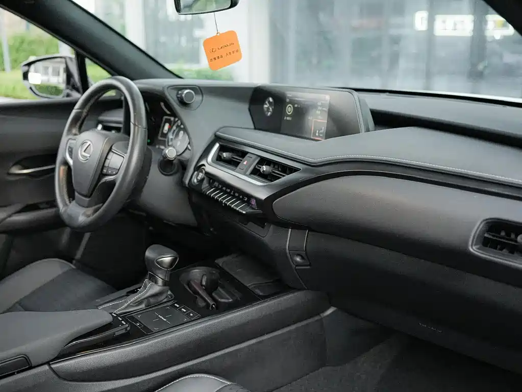 Lexus UX — миниатюра 10