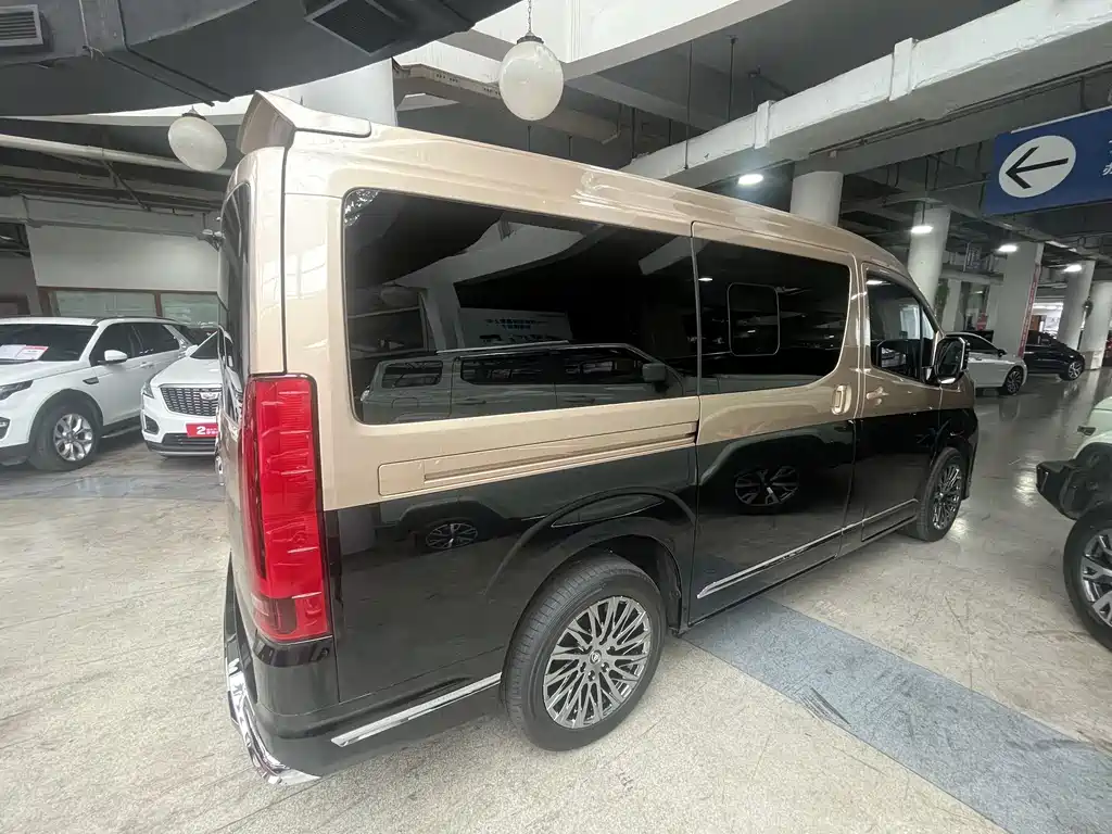Toyota HiAce 2024 3.5L