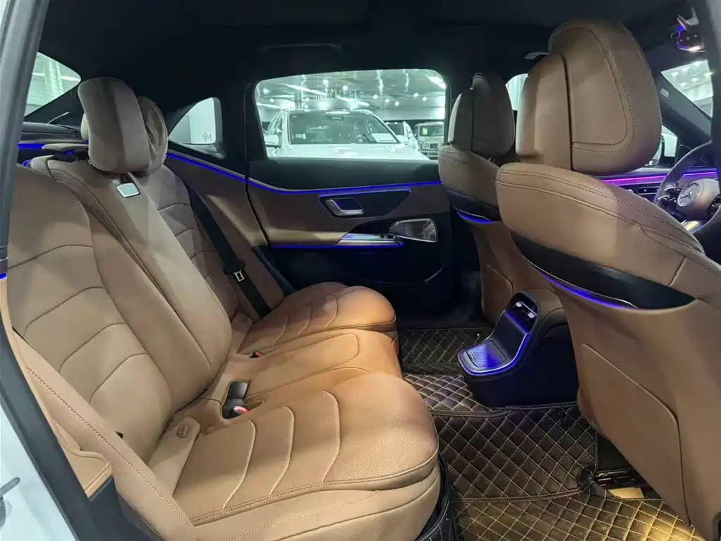 Mercedes-Benz E-Class — миниатюра 16