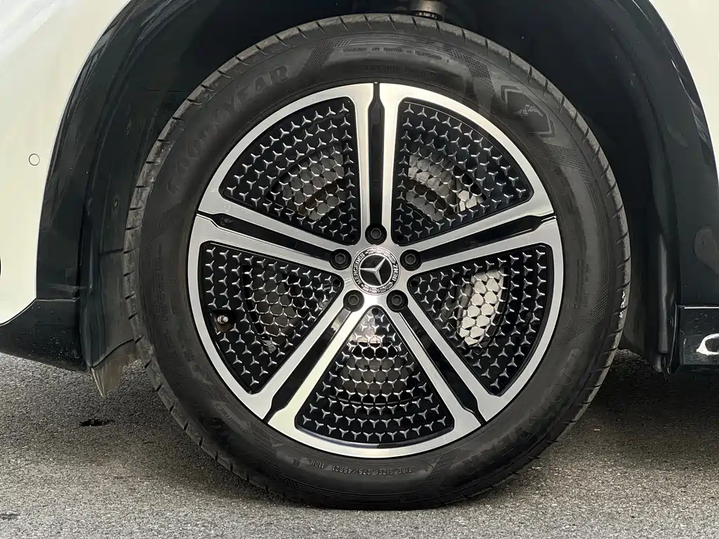 Mercedes-Benz EQS SUV — миниатюра 8