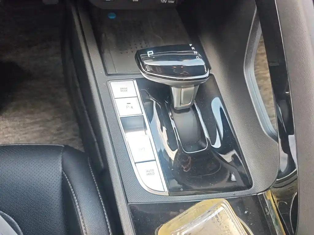 Hyundai Elantra — миниатюра 14