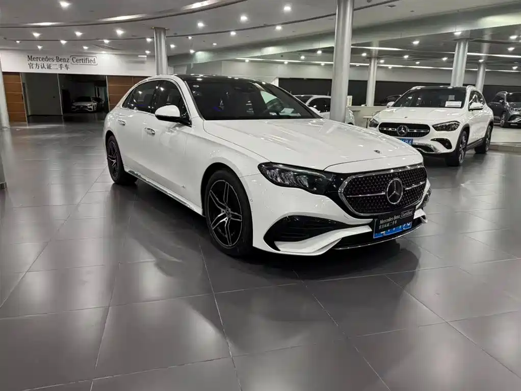 Mercedes-Benz E-Class — миниатюра 7