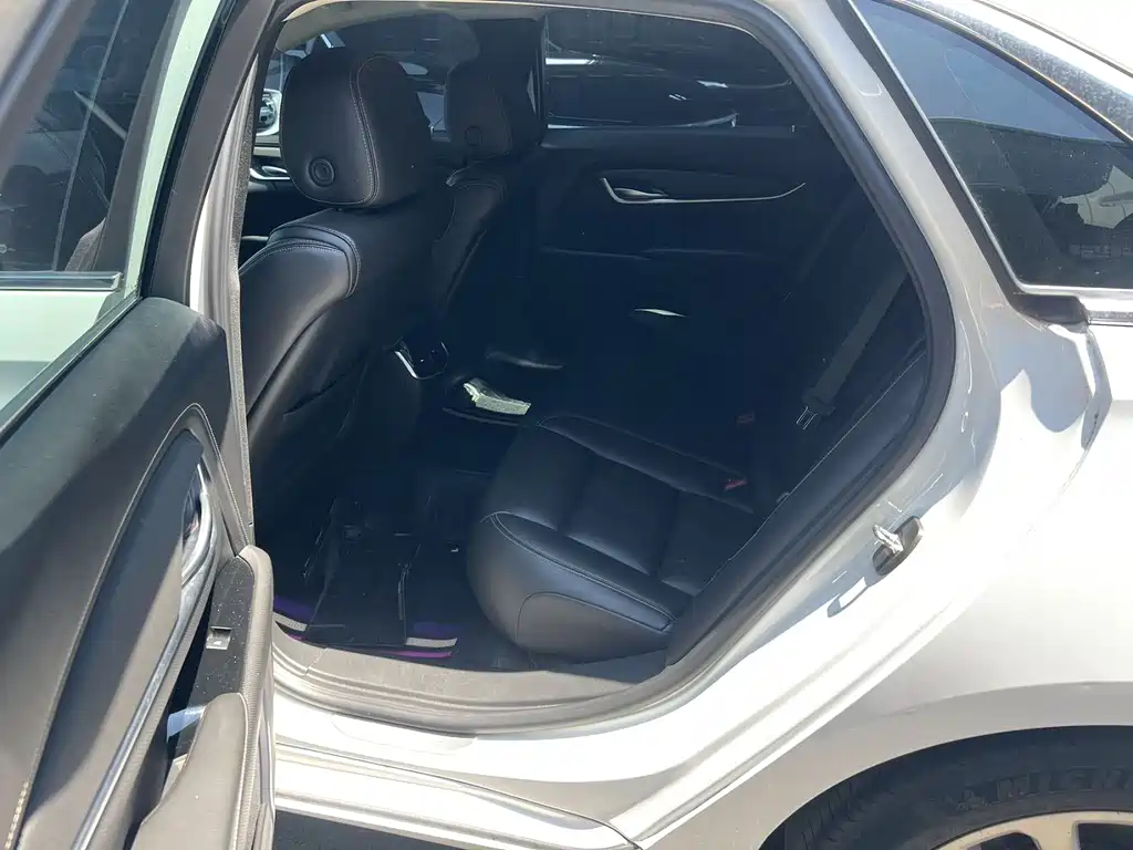 Cadillac XTS — миниатюра 6