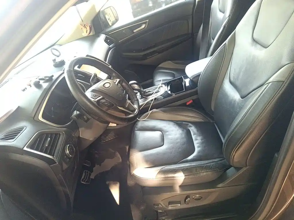 Ford Edge — миниатюра 11