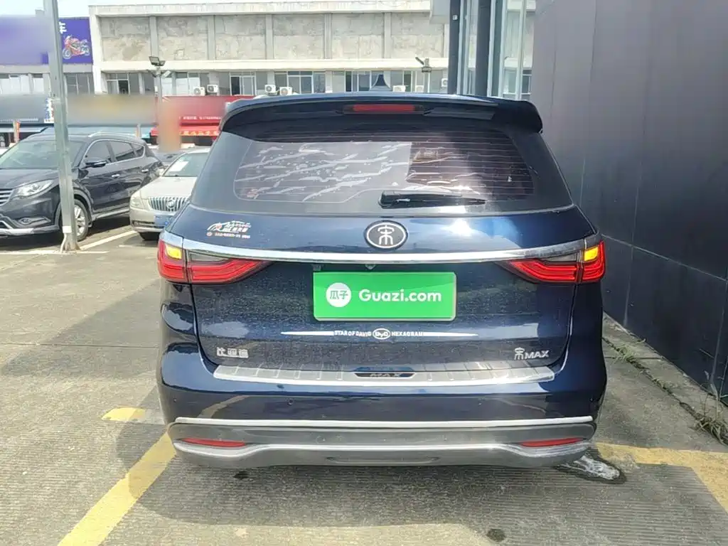 BYD MAX — миниатюра 6