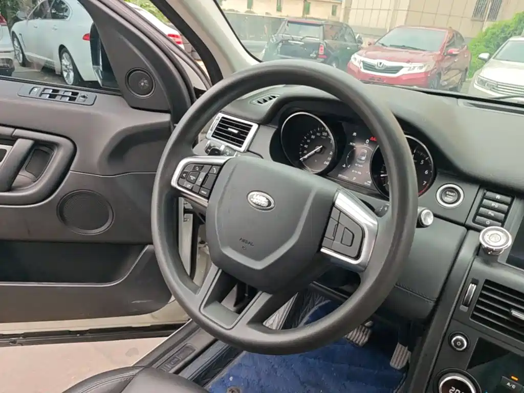 Land Rover Discovery Sport — миниатюра 11