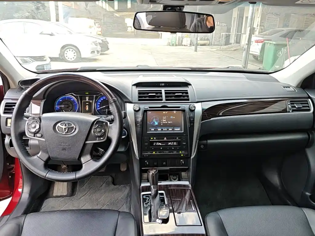 Toyota Camry — миниатюра 10