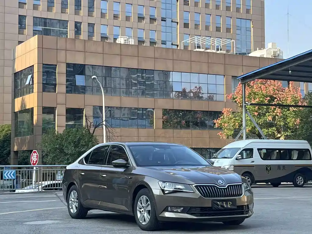 Skoda Superb — миниатюра 15