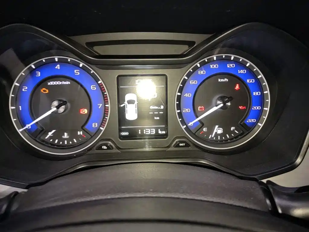 Geely Vision X3 — миниатюра 8