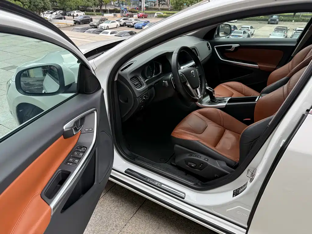 Volvo V60 — миниатюра 8