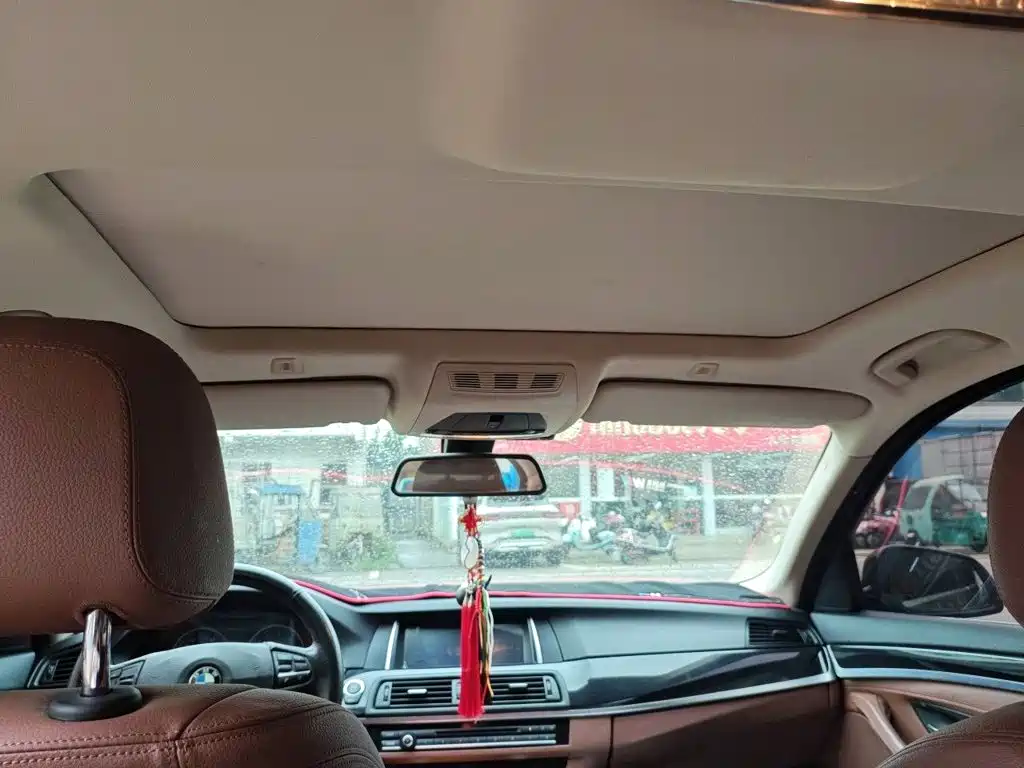 BMW 5 Series — миниатюра 9