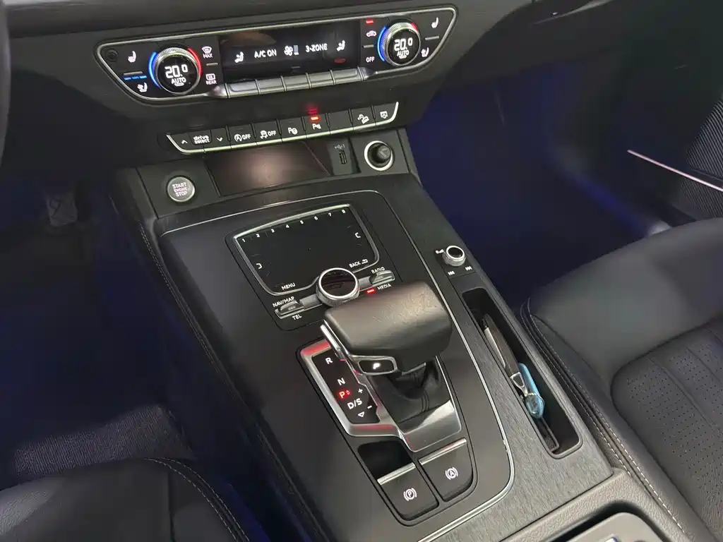 Audi Q5L — миниатюра 11