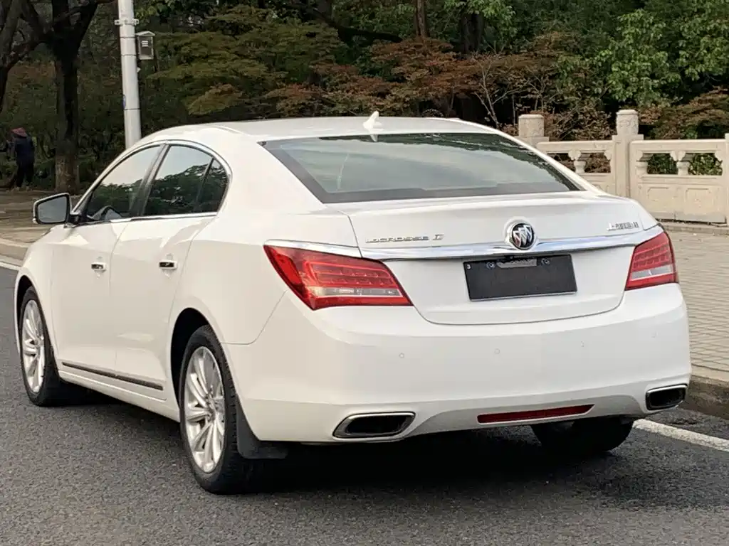 Buick LaCrosse — миниатюра 6