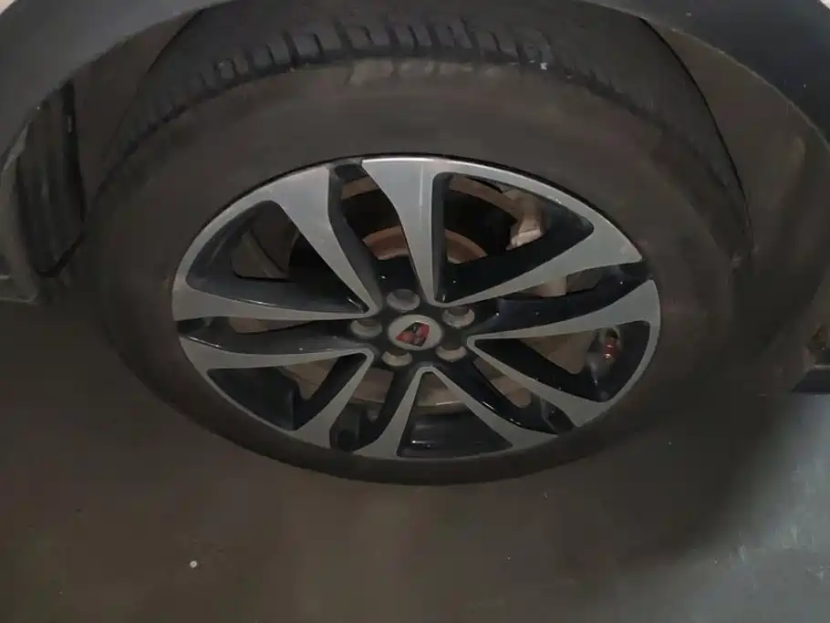 Roewe RX3 — миниатюра 6