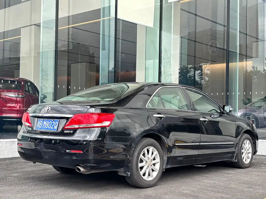 Toyota Camry — миниатюра 7