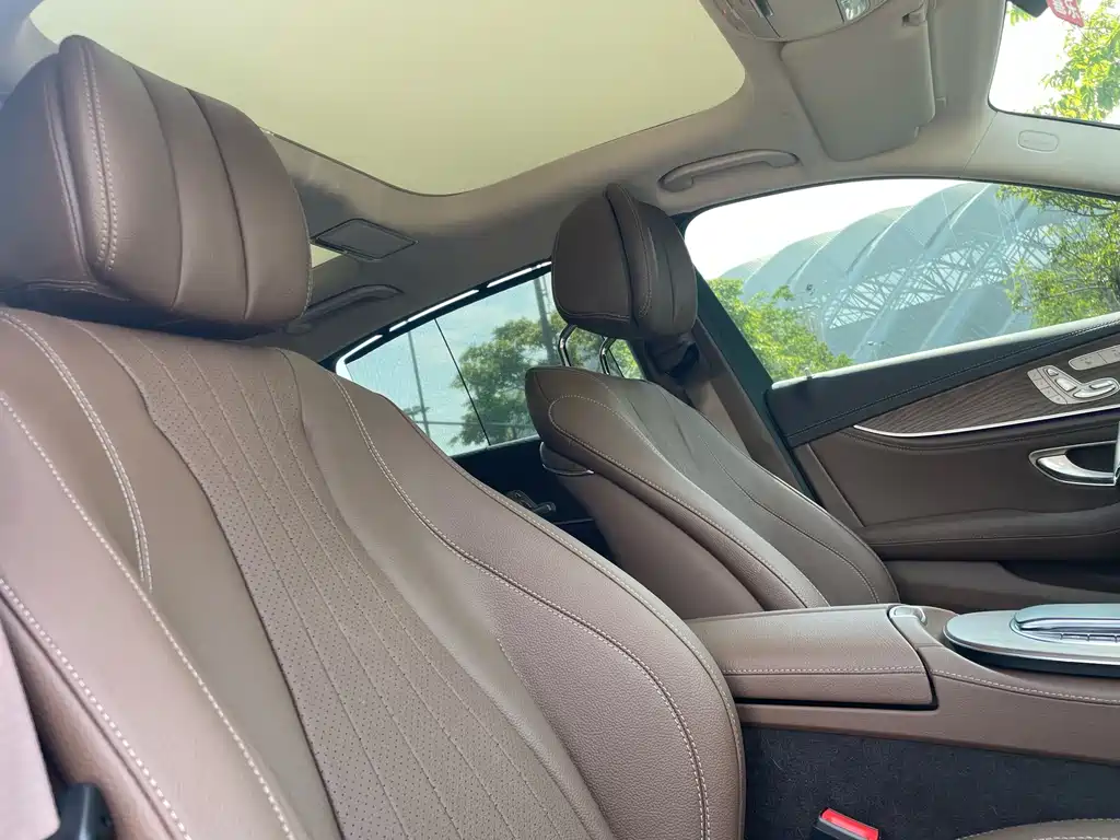 Mercedes-Benz E-Class — миниатюра 15