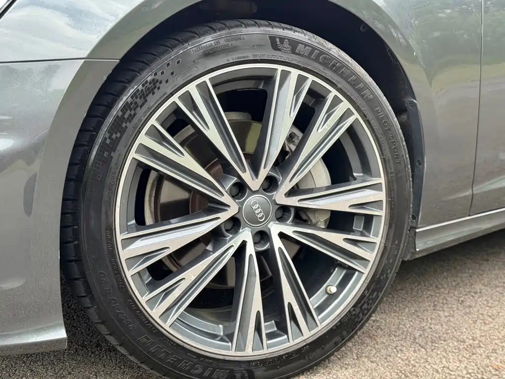 Audi A6L — миниатюра 10