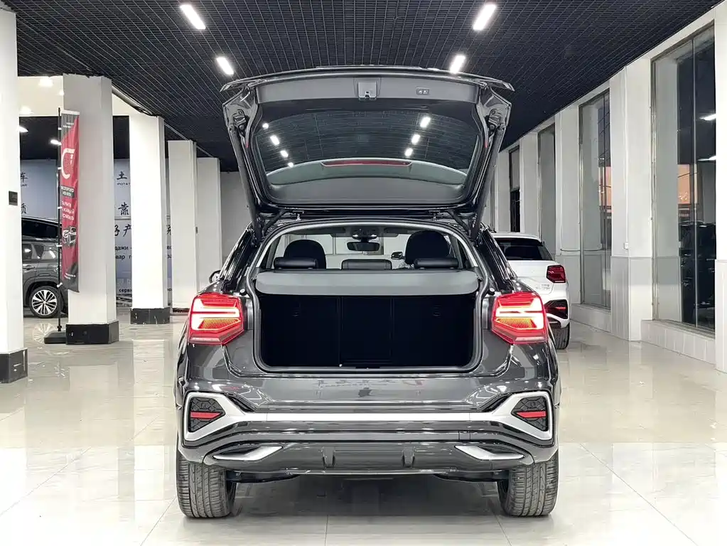 Audi Q2L 2022 35 TFSI Fashion