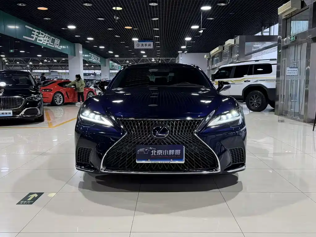 LEXUS LS