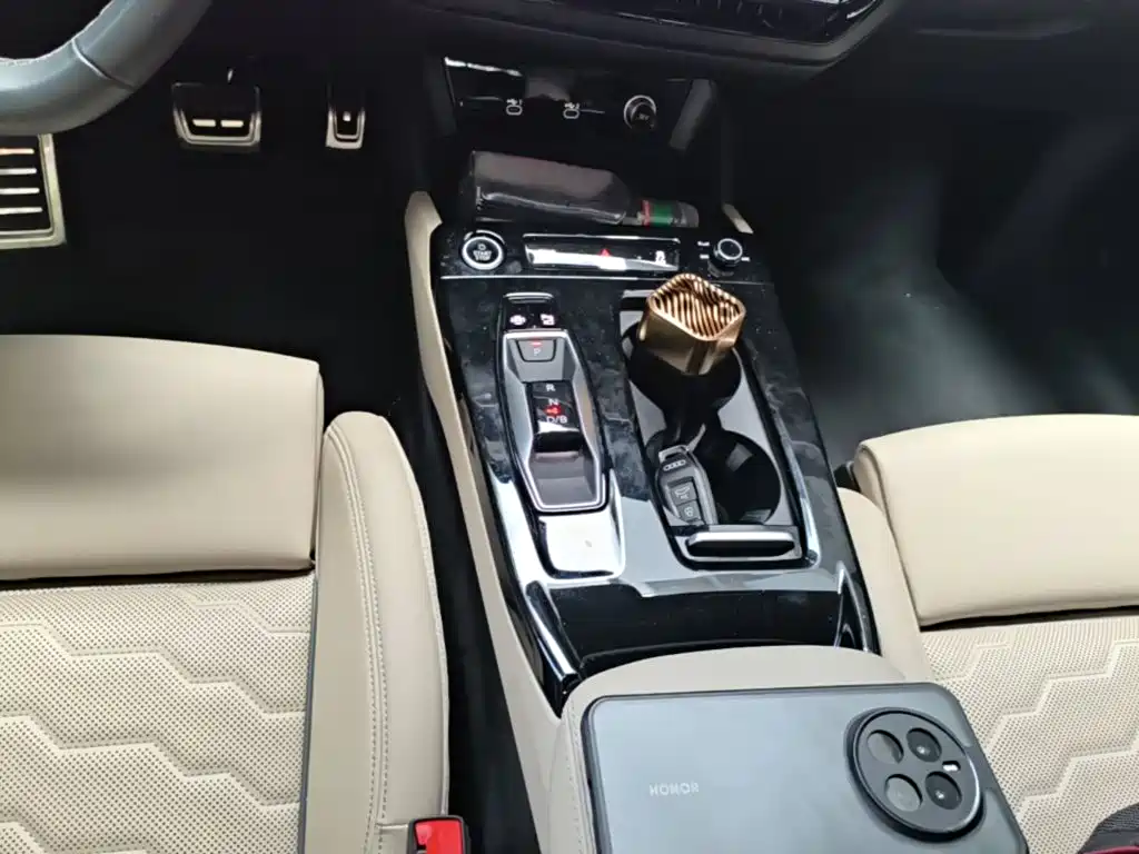 Audi AudiQ6L e-tron — миниатюра 14