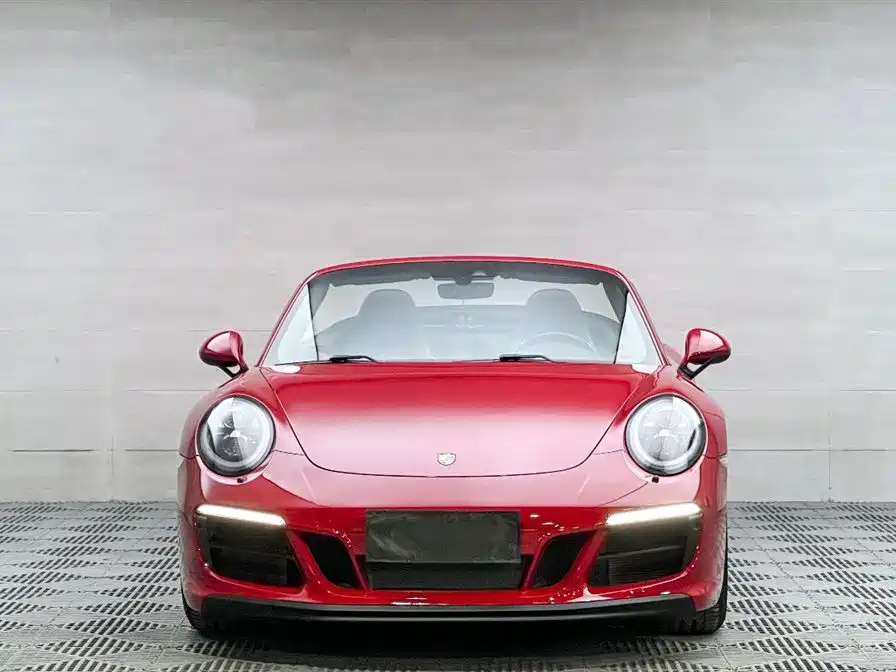 Porsche 911 2017 Carrera 4 Cabriolet GTS 3.0T