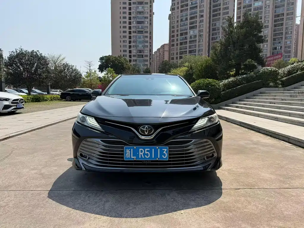TOYOTA CAMRY