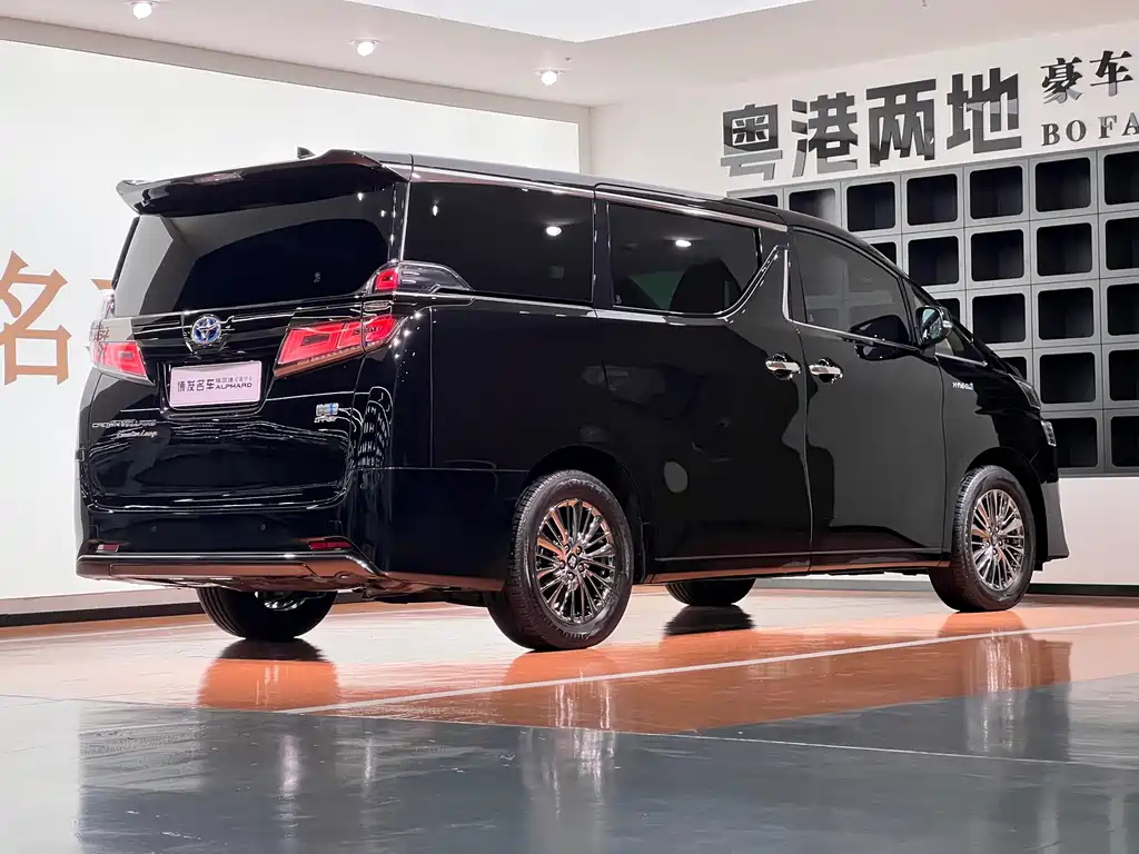 Toyota Vellfire — миниатюра 7