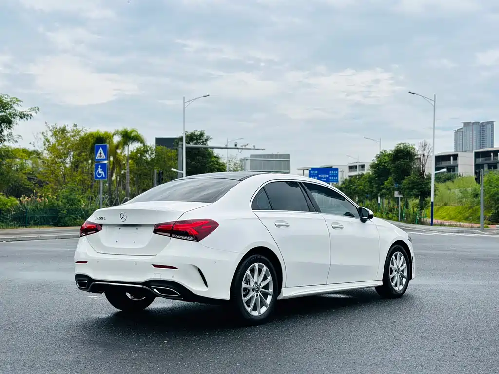 Mercedes-Benz A-Class — миниатюра 7