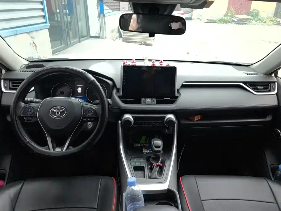 Toyota RAV4 — миниатюра 11