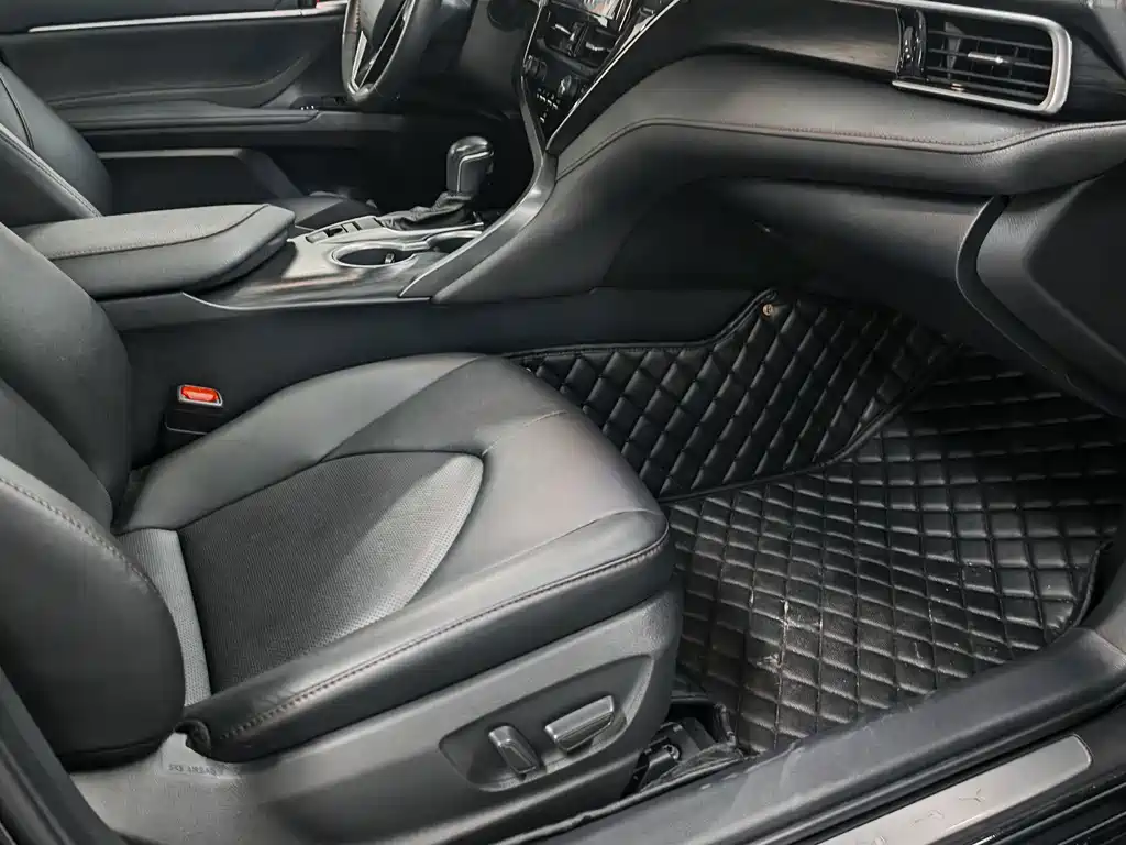 Toyota Camry — миниатюра 4